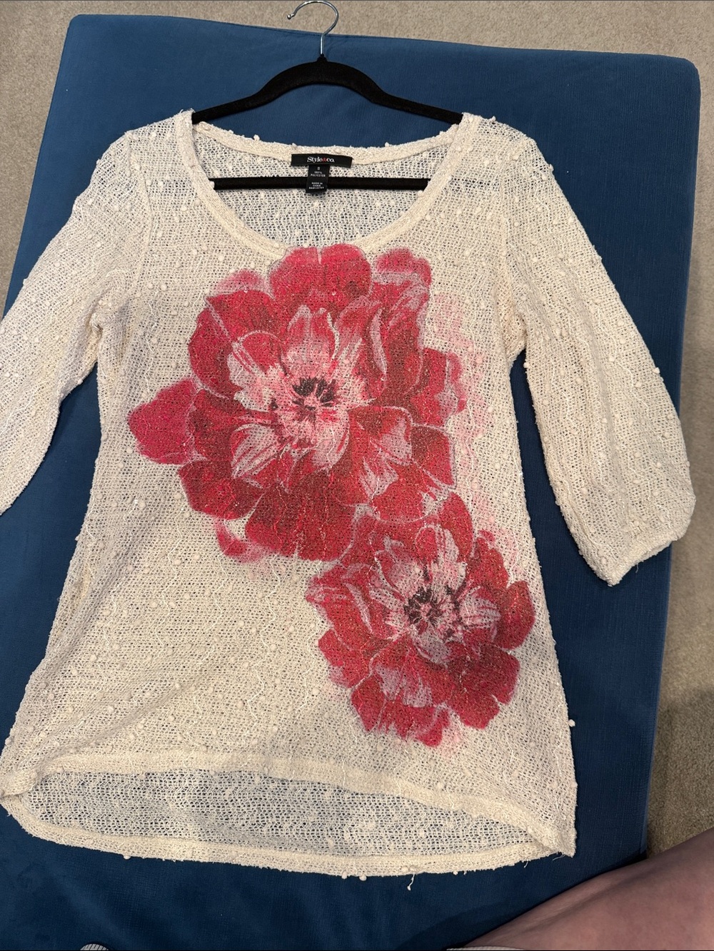 Sequined cream Knit tunic Top with Red Floral Print size S